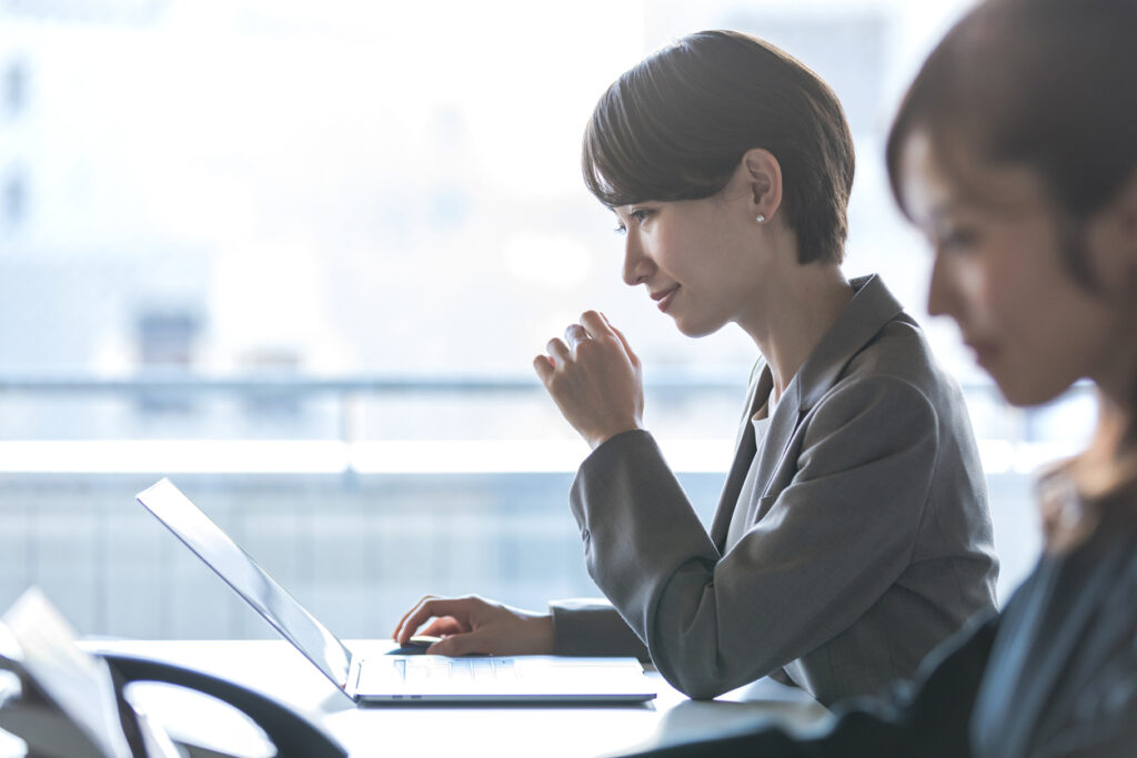 自社のニーズと業務範囲に合っているかを確認する